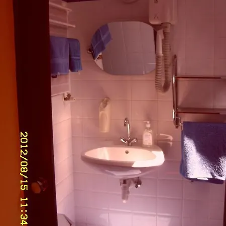 Korona Szallo Otel Kanije