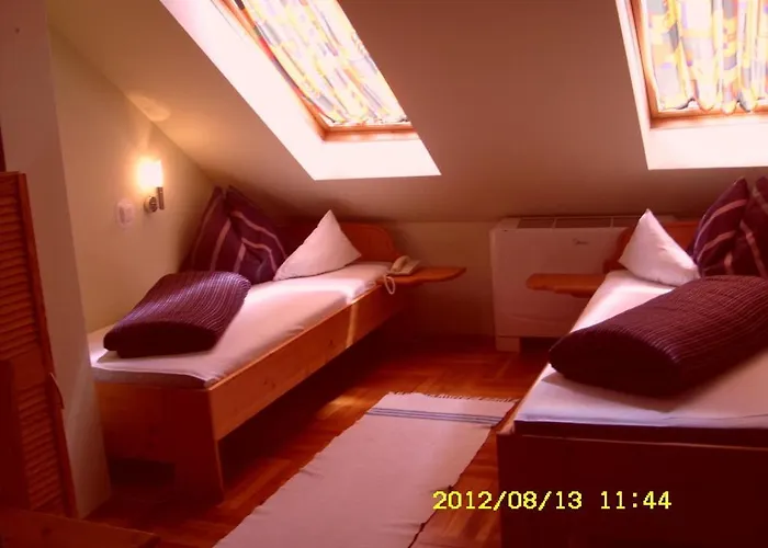 Korona Szallo Otel Kanije